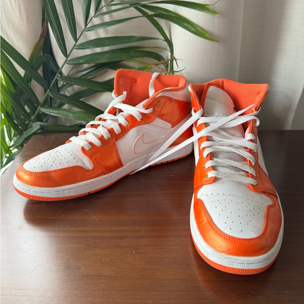 Jordan 1 mid size 11
